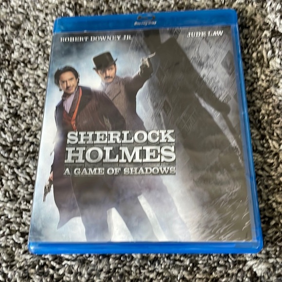 Sherlock Homes Blu Ray - Picture 1 of 3